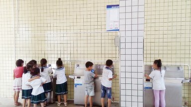 長沙縣啟動中小學校直飲水系統(tǒng)工程3委員聯名提案12萬學生受益